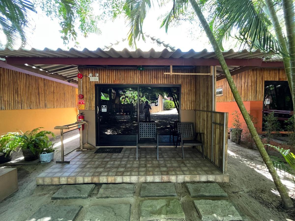Sabaii Bay Resort Baan Tai Buitenkant foto