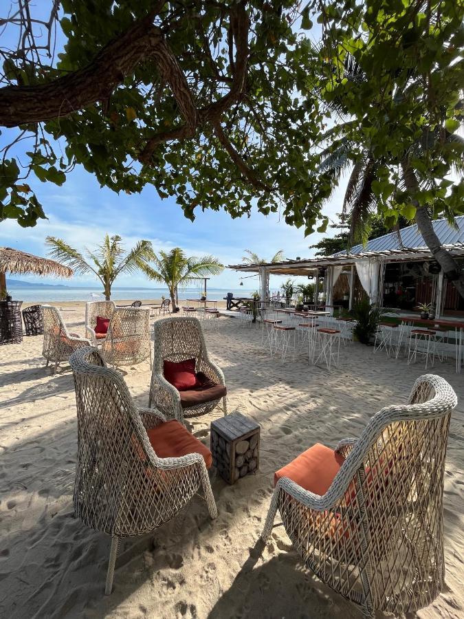 Sabaii Bay Resort Baan Tai Buitenkant foto