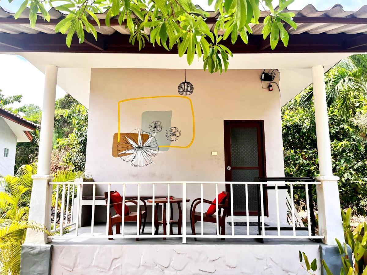Sabaii Bay Resort Baan Tai Buitenkant foto