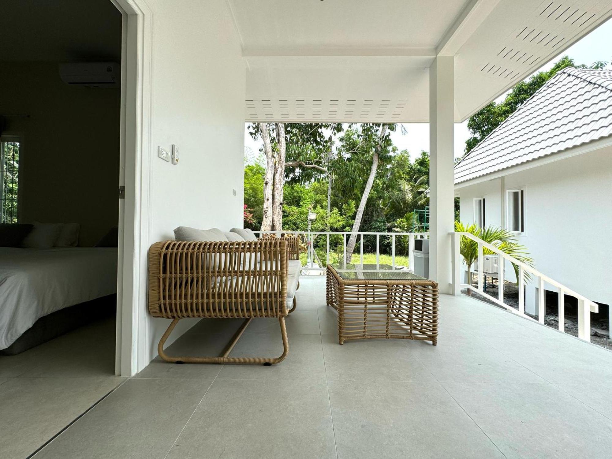 Sabaii Bay Resort Baan Tai Buitenkant foto